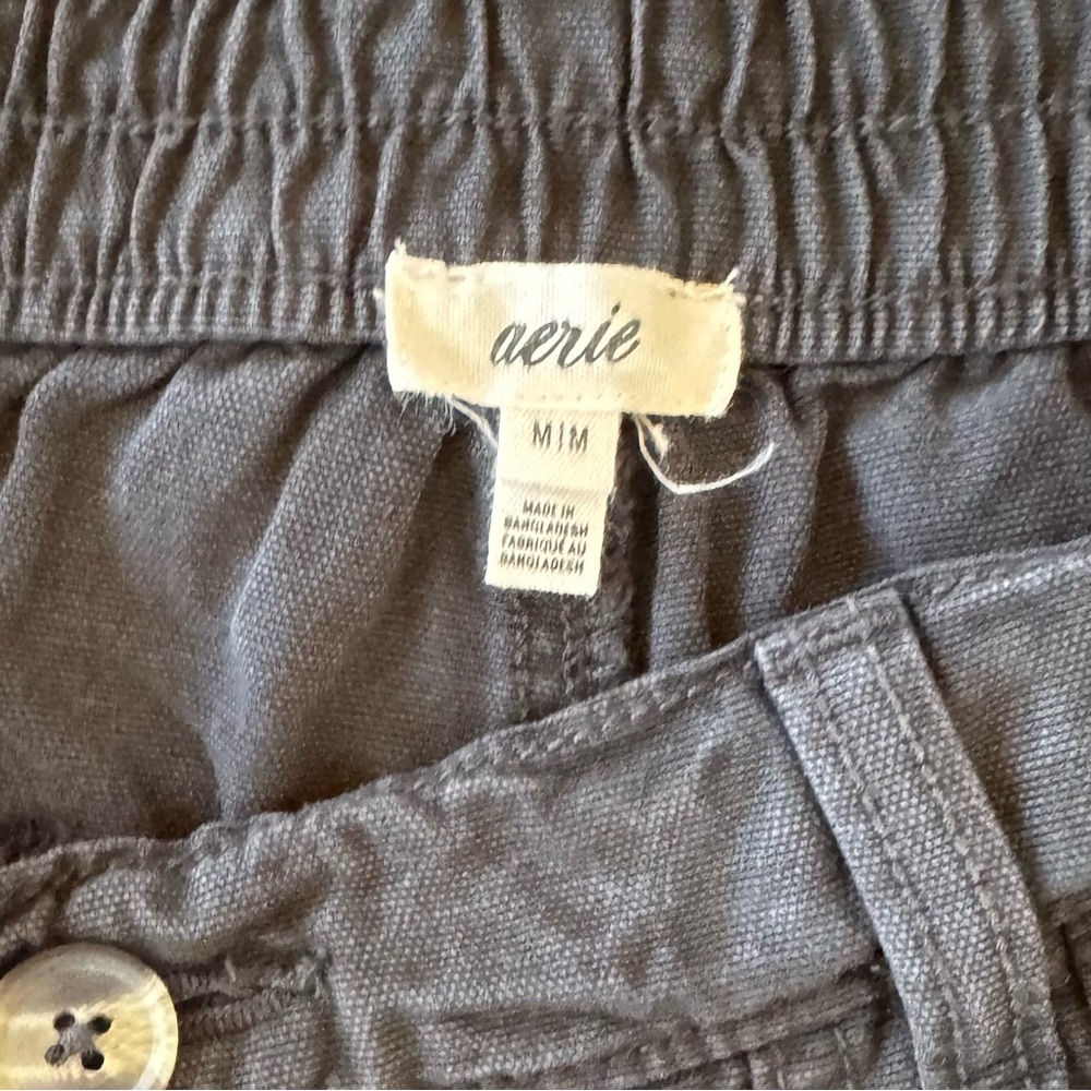 AERIE • Women’s Black Shorts with Pleats and Elastic Waistband Size - Medium - Picture 4 of 4